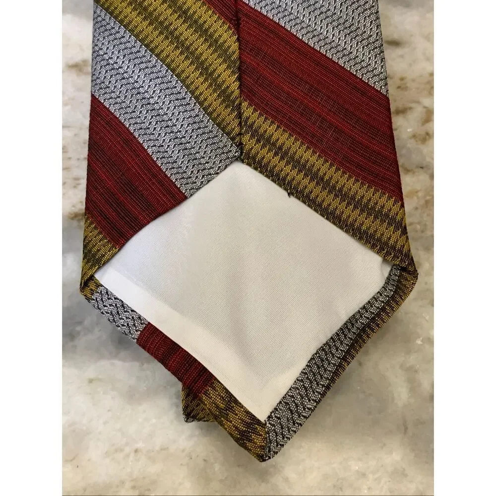 Vintage Necktie Red Grey Gold #stunning tie